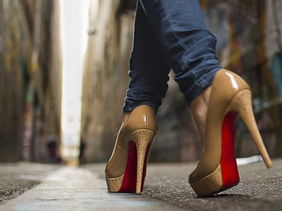 Модная женская и мужская обувь