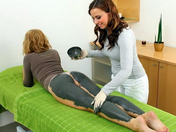 Борьба с целлюлитом массажем с обертыванием