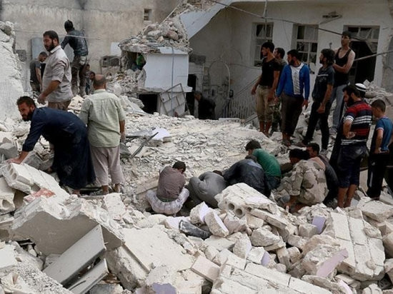 СМИ: РФ сбросила «вакуумные бомбы» на жилой массив в Алеппо