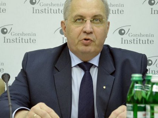 Замглавы МОН: Украина — модерная нация, а учебники — сельские