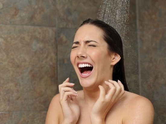 Ученые рассказали, чем полезен холодный душ для здоровья
