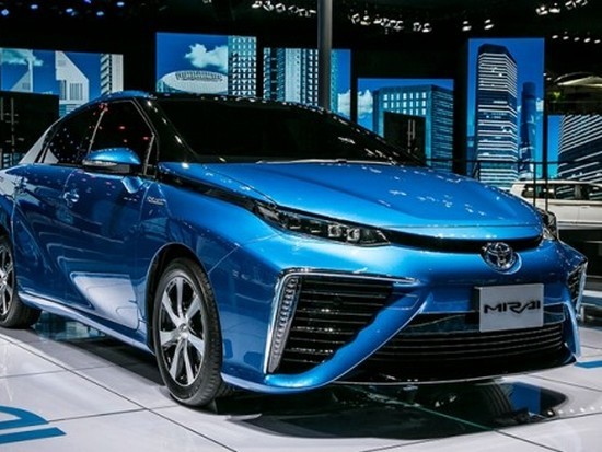 Toyota запустила в производство водородный автомобиль Mirai