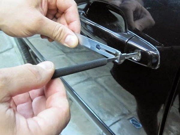 Аварийное вскрытие автозамка — экстренная помощь в сложной ситуации