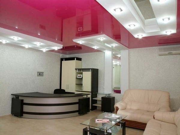 Оформление потолка в комнате: натяжные потолки