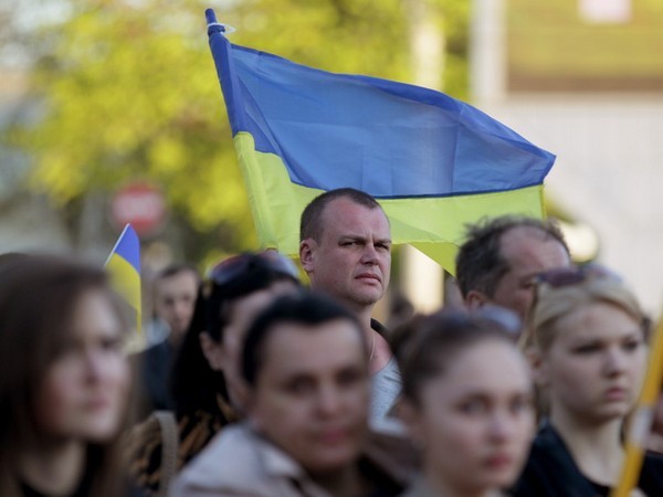 Соцопрос: 30% украинцев хотят жить за границей, а 40% – работать