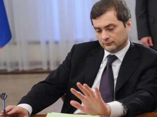 Песков заявил, что помощника президента Сурков не пользуется электронной почтой
