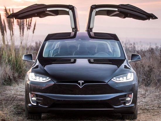 Кроссовер Tesla назван одним из самых ненадежных автомобилей