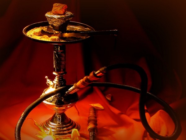 Курение кальяна: особенности и традиции