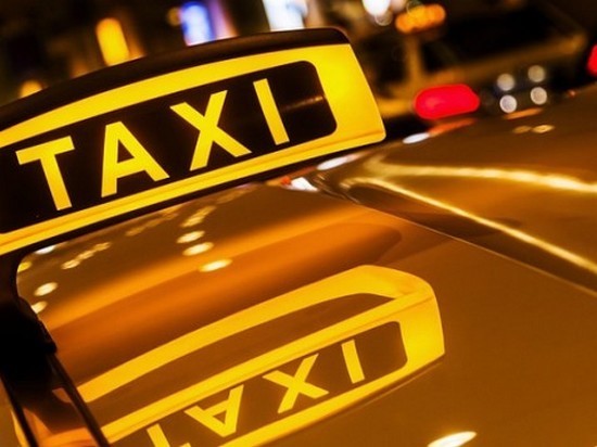 350 гривен за километр: НБУ заказал услуги такси для менеджеров