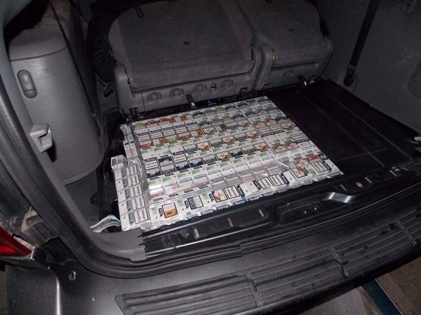 Помощник депутата из Польши вывозил янтарь и сигареты из Украины (видео)