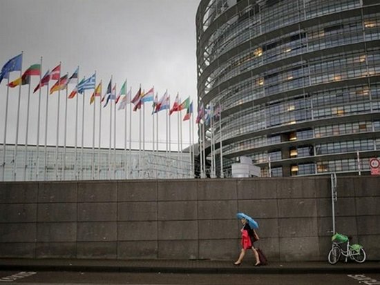 ЕП снова игнорирует безвизовый режим для украинцев