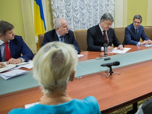 Петр Порошенко внес в Раду законопроект о защите обманутых вкладчиков
