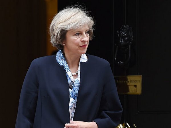 Британия и ФРГ продолжат оказывать давление на РФ — Мэй