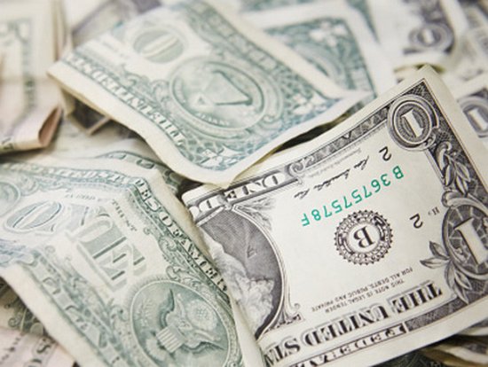 Доллар в Украине перешагнул психологическую отметку