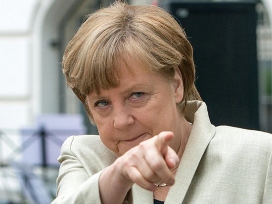 Ангела Меркель надеется, что 60 тысяч мигрантов добровольно уедут из ФРГ