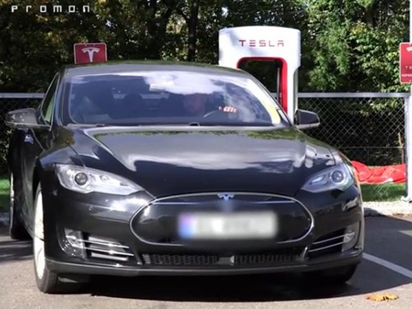 Специалисты разработали приложение для угона Tesla (видео)