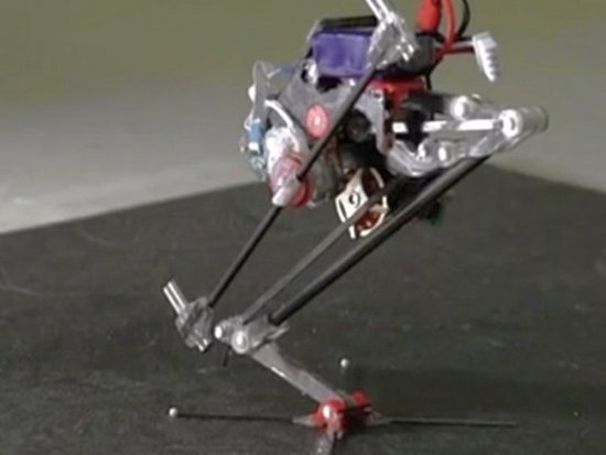 В Калифорнийском университете создали робота-паркурщика (видео)