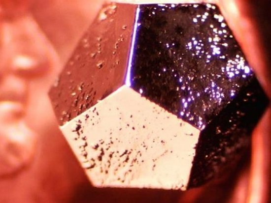 В метеорите, который упал в РФ, нашли странный кристалл