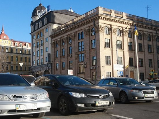 Кабинет министров разрешил спецпошлины на автомобили из ЕС