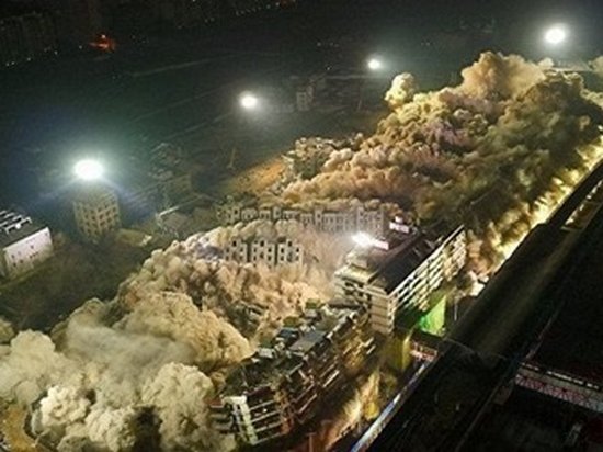 В Китае за 10 секунд взорвали 19 зданий (видео)