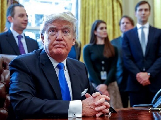 Политику Дональда Трампа не одобряют 55% американцев — соцопрос