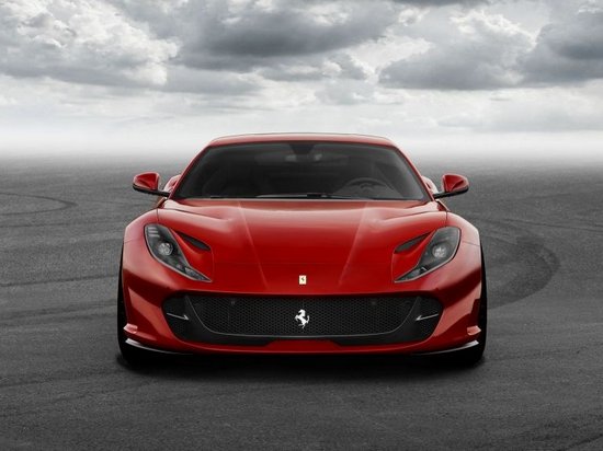 Ferrari рассекретил самый мощный суперкар в истории бренда (фото)