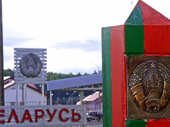 Беларусь запретила въезд 300 тысячам гражданам Украины