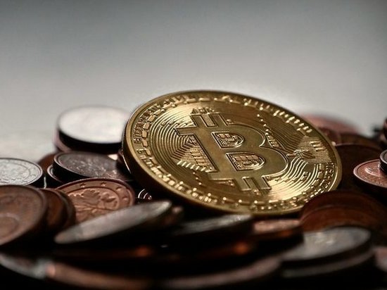 Криптовалюта Bitcoin впервые в истории стала дороже золота