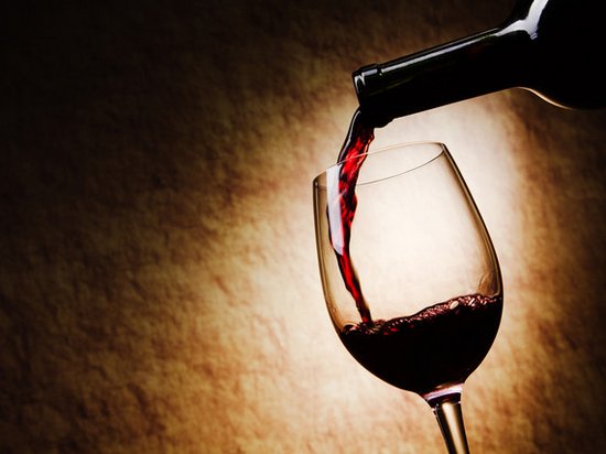 Компоненты красного вина замедляют старение мозга