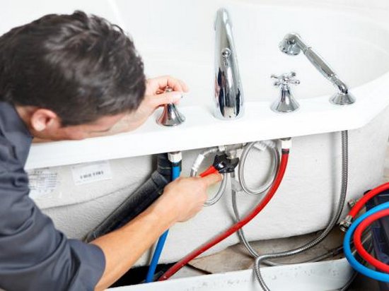 Установка смесителя в Киеве: нюансы работы и как заказать услугу