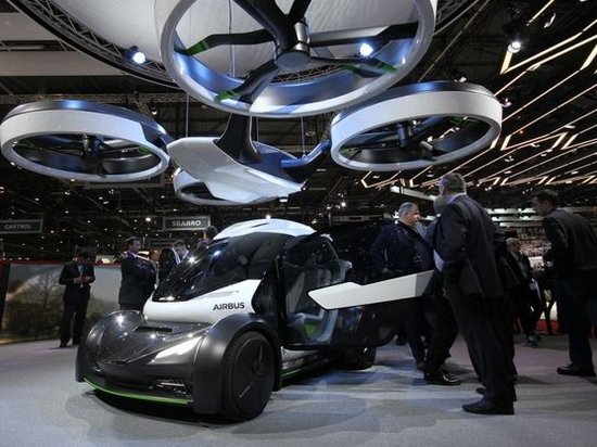 В Женеве представили концепт летающего автомобиля (видео)