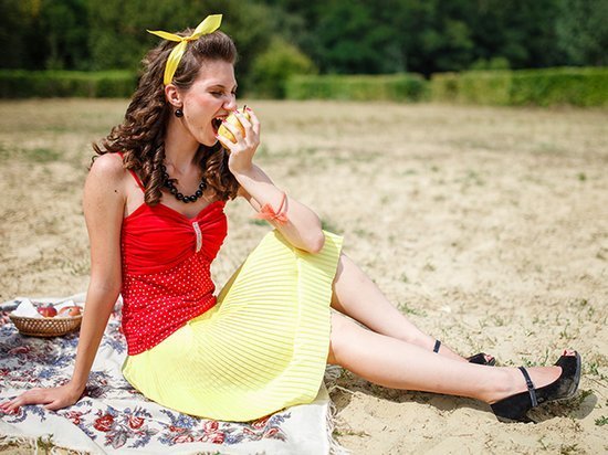 Ученые подтвердили правило 5 секунд: еду, упавшую на пол, можно есть