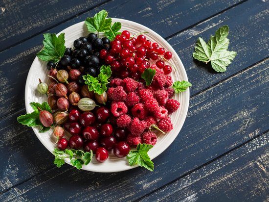 Исследователи назвали самый опасный фрукт и ягоду, вызывающий бесплодие и рак