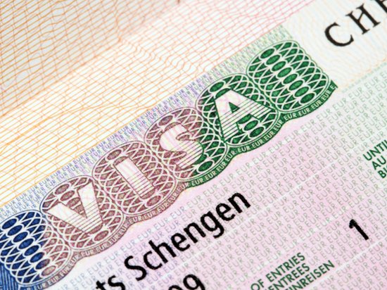 Как получить визу: самостоятельно или через агентство?