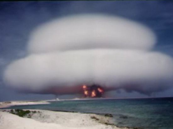 Власти США выложили в общий доступ видео ядерных испытаний (видео)