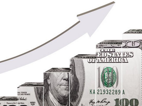 Нацвалюта под ударом: эксперт подсчитал, как вырастет курс доллара в Украине