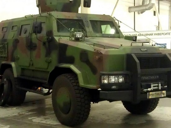 Украинская армия приняла на вооружение новый бронеавтомобиль «Козак» (видео)