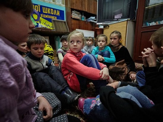Сотням тысяч детей на Донбассе нужна психологическая помощь — ООН