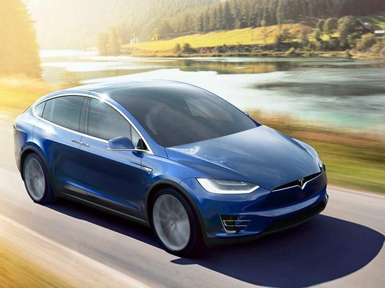 Компания Tesla снизила цены на свои автомобили