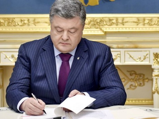 Президент подписал закон, позволяющий иностранцам присвоить звание Героя Украины