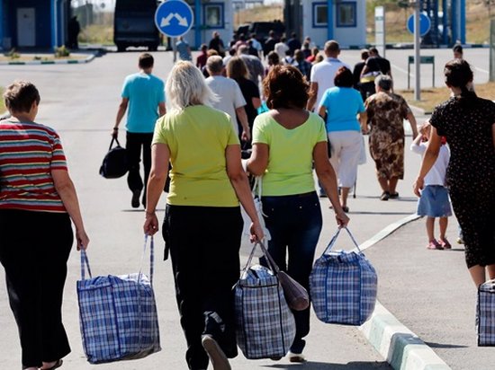 Около 45% украинских переселенцев зарабатывают только на еду — соцопрос