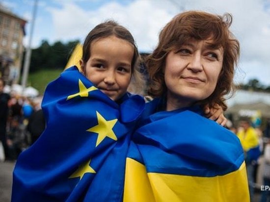 Половина украинцев за вступление в Евросоюз — соцопрос