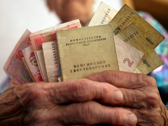 Украинцам поднимут минимальный пенсионный стаж до 25 лет
