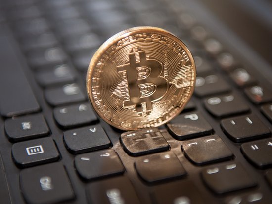 Цена Bitcoin впервые приблизилась к рекордной отметке $2000