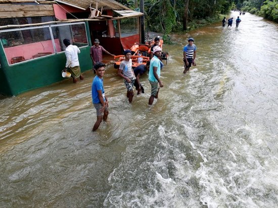 В Шри-Ланке из-за сильного наводнения погибло более 140 человек (фото)