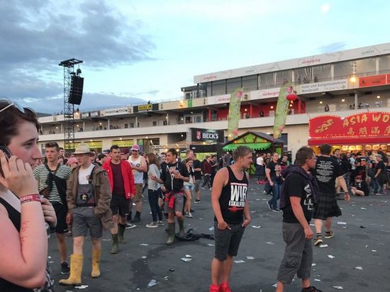 В Германии приостановили большой рок-фестиваль из-за угрозы теракта