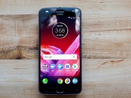 Компания Motorola представила смартфон Moto Z2 Play