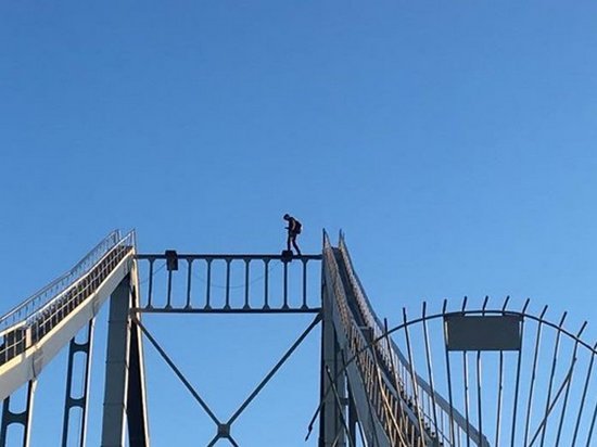 В Киеве руфер сорвался с моста: смертельное видео