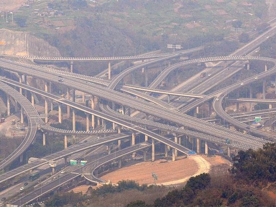 Китайцы построили пятиуровневую мегадорогу (фото)