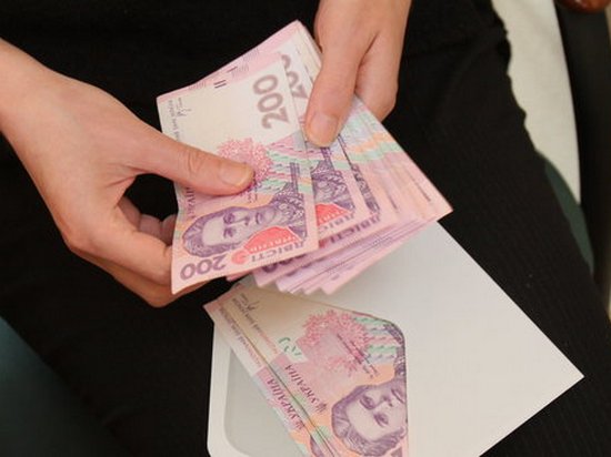 Эксперты рассказали, как и когда могут повысить минимальную зарплату в Украине